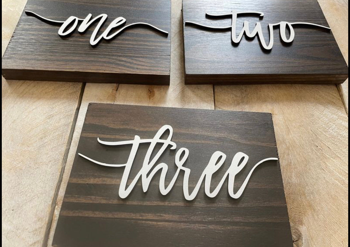 Wood Table Numbers 3D style
