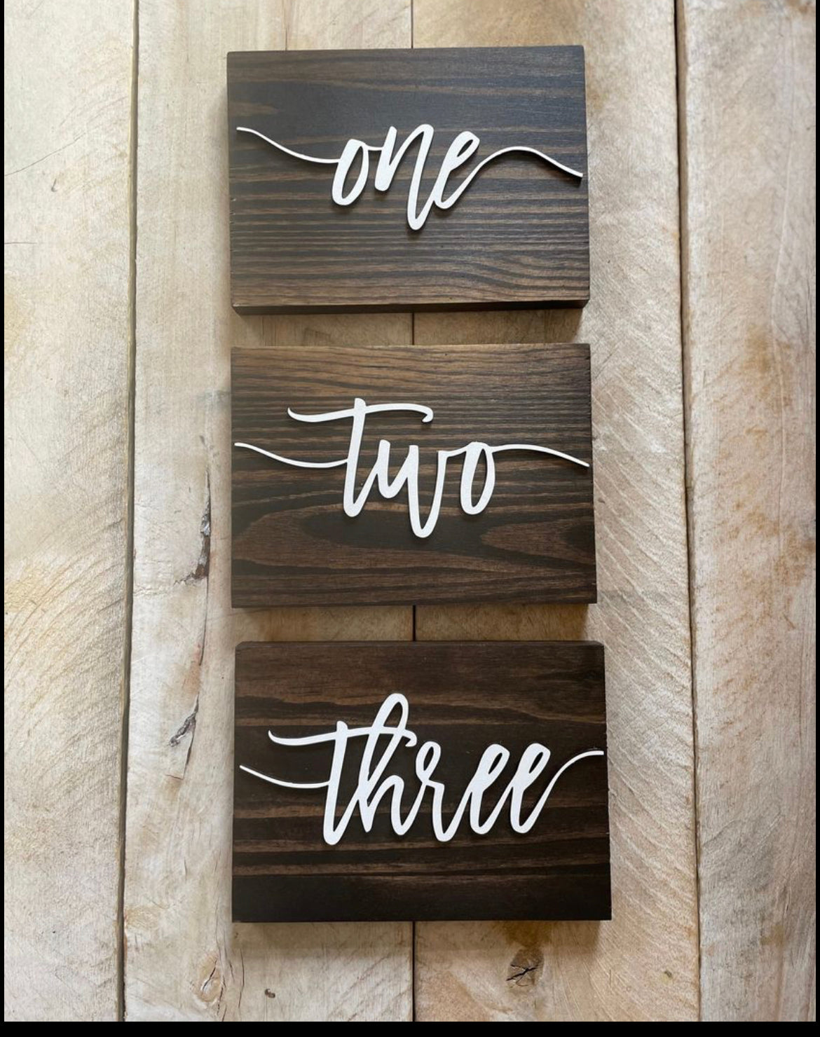 Wood Table Numbers 3D style