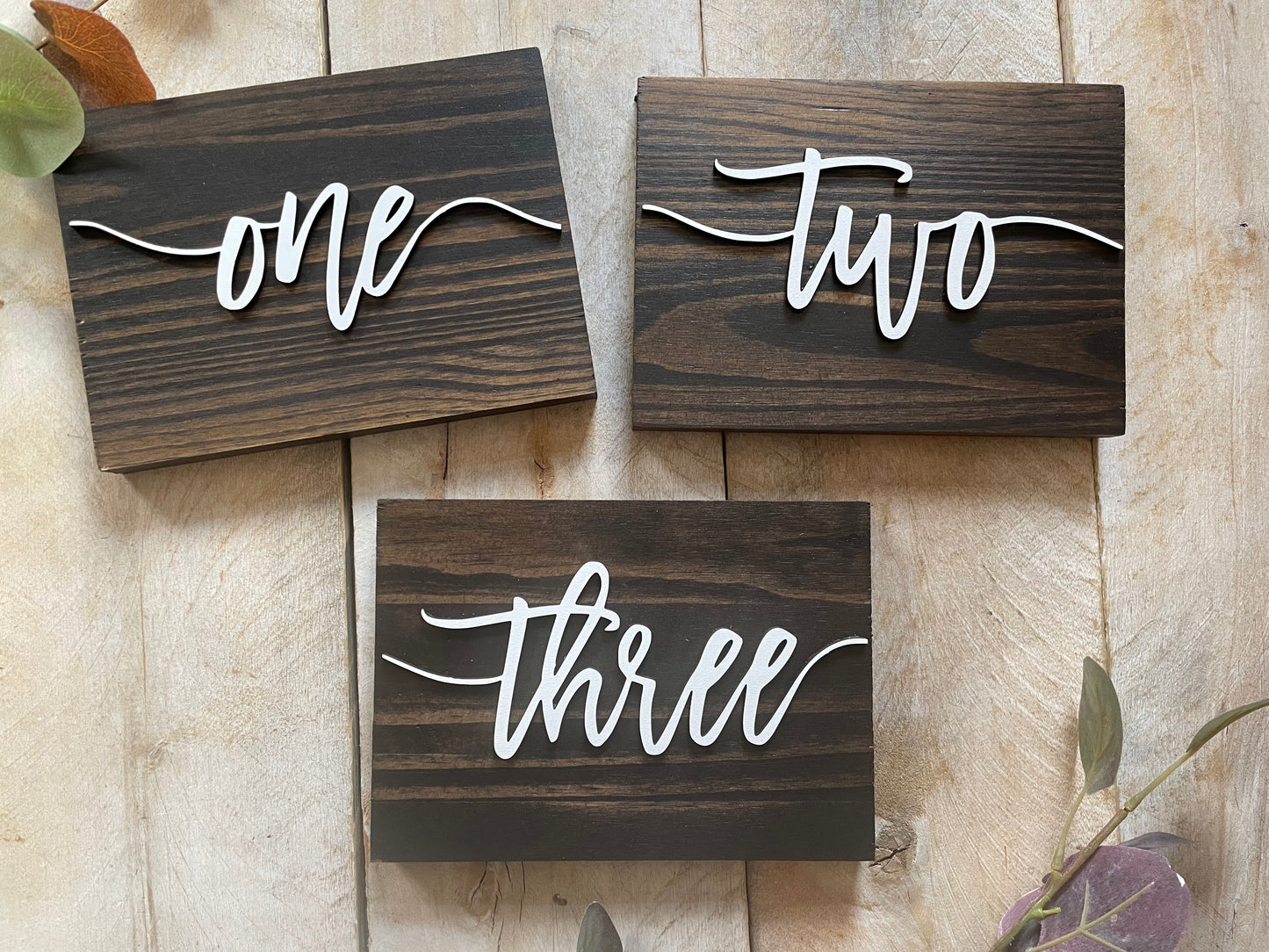 Wood Table Numbers 3D style