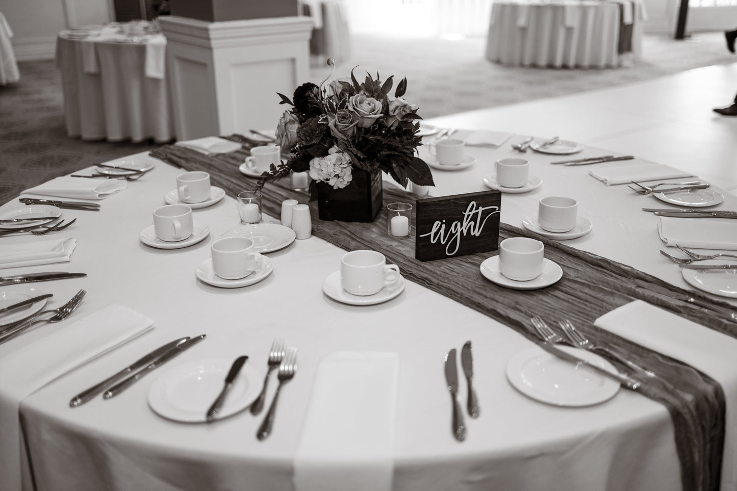 Wood Table Numbers 3D style